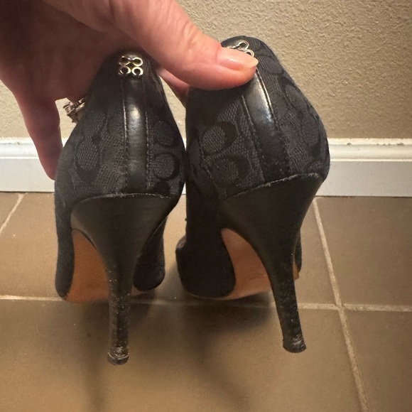 COACH ELLIN Signature Mono Pumps
Size 6 Black Formal Office Classic Designer - Picture 8 of 17